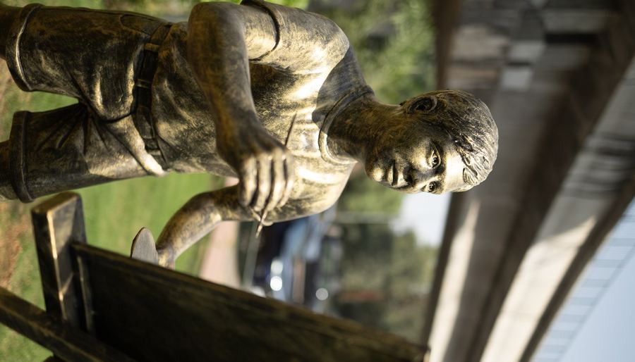MAX Estates Sculptures, Gurugram, photo 3 of 8, by Paperplane